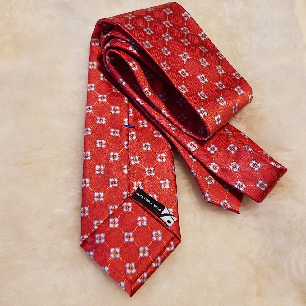 Saks Fifth Avenue Silk tie